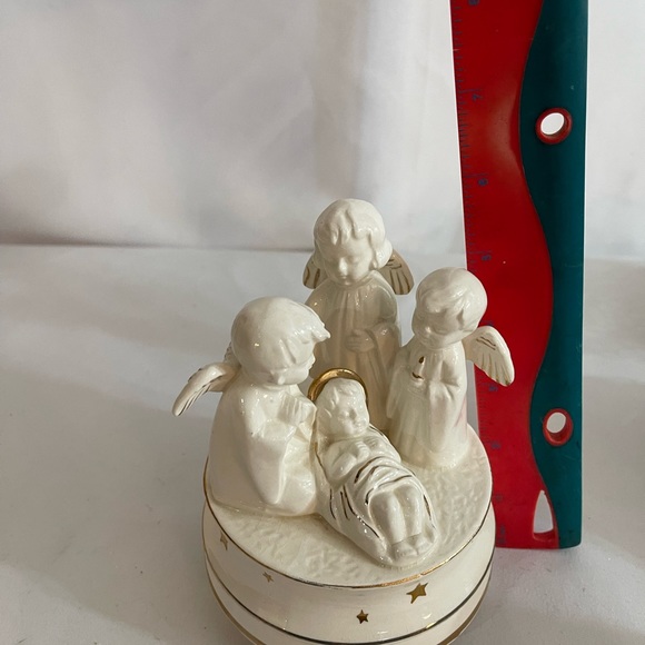 Schmid Christmas Rotating Music Box - Picture 6 of 6